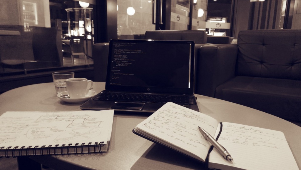 notebook_laptop_pc_pen_notes_code_programming_cafe-865584.jpg
